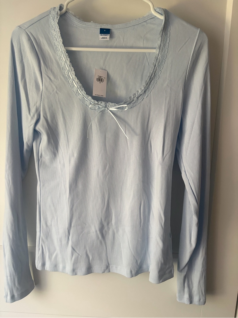 Old Navy Light Blue Lace-Trim Long Sleeve Scoop Top - S